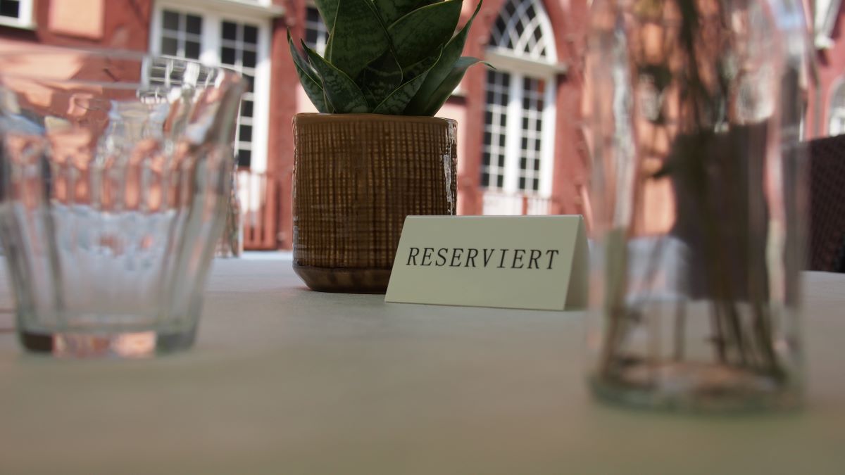 Ambiente im Ratskeller Esslingen – historische Gaststube mit warmem Licht